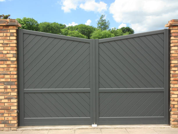 istock Portal  PVC   Driveway to the garage 908925020