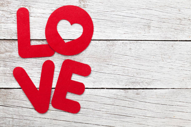 istock Valentines day greeting card with love word 908948510