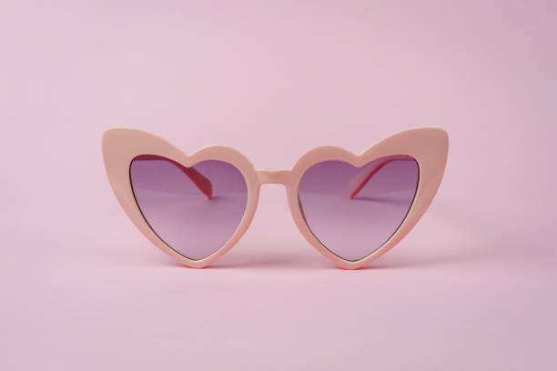 óculos de coração rosa forma isolados - pink glasses - fotografias e filmes do acervo