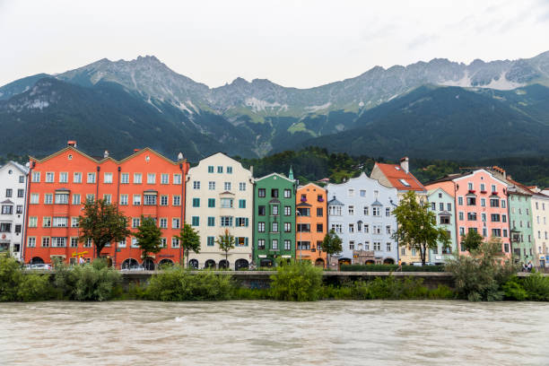 innsbruck, autriche - mariahilfstrasse photos et images de collection