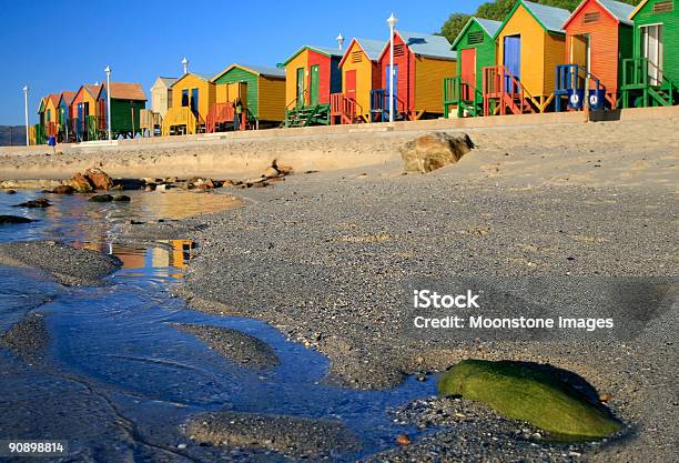 Praia De St James Na Cidade Do Cabo África Do Sul - Fotografias de stock e mais imagens de Ao Ar Livre - Ao Ar Livre, Baía Falsa, Beira d'Água
