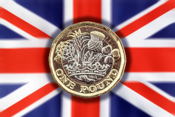 英国の新しい 1 ポンド硬貨 - one pound coin coin currency british culture ストックフォトと画像