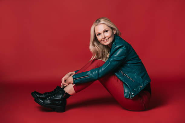 istock stylish middle aged  woman 909010328