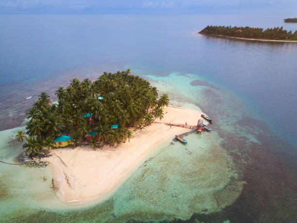 istock Small islands in caribbean sea 909016526