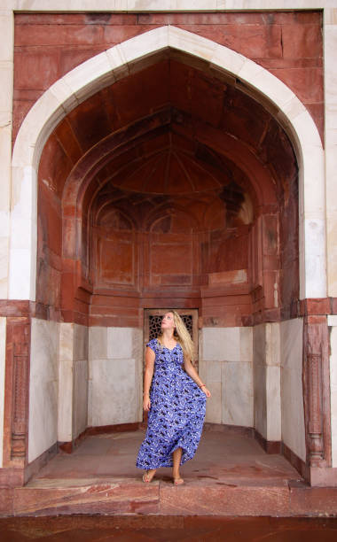 istock Girl in India Sightseeing 909024544