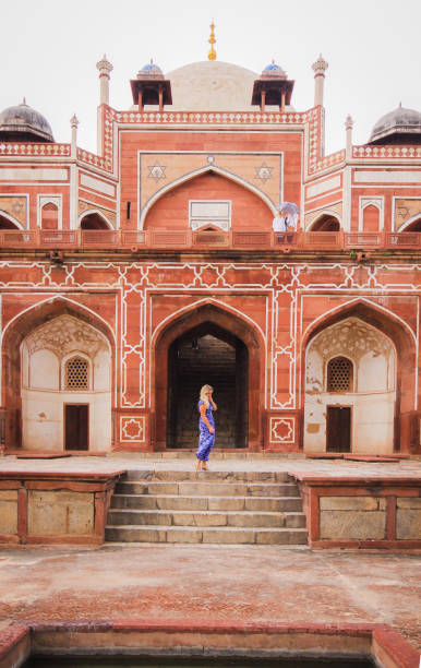 istock Girl in India Sightseeing 909024548