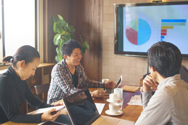 istock Meeting with a company colleague at work 909036654
