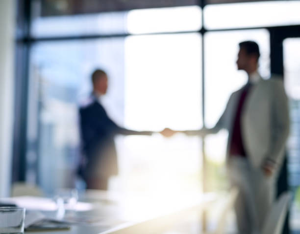 istock Business deals that suit them both 909045818