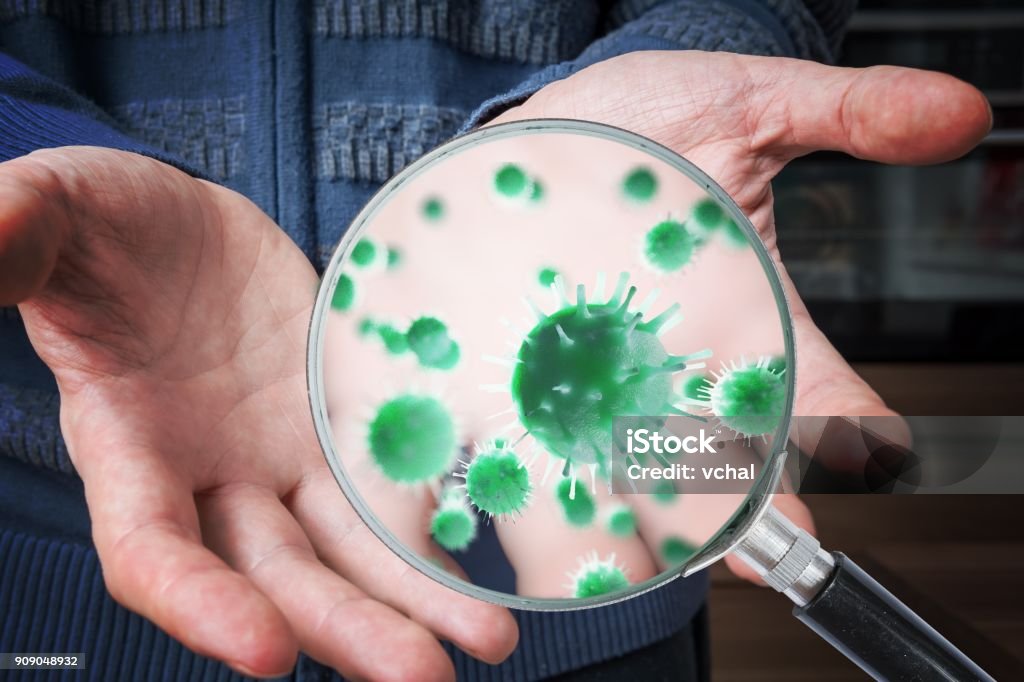 Concetto di igiene. L'uomo mostra mani sporche con molti virus e germi. - Foto stock royalty-free di Mano