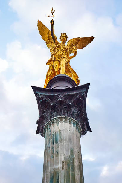 the angel of peace (friedensengel), munich - munich wing friedensengel angel imagens e fotografias de stock