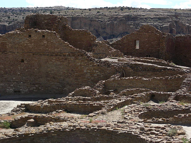 앤시언트 월스 - pueblo del arroyo ruins 뉴스 사진 이미지