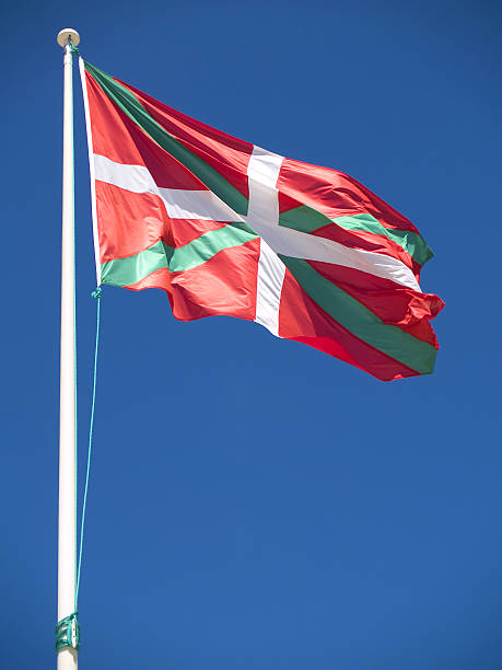 ikurriña, baskische flagge - vizcay stock-fotos und bilder