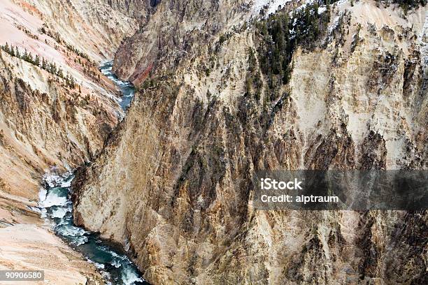 Río Yellowstone Foto de stock y más banco de imágenes de Agua - Agua, Aire libre, Belleza de la naturaleza