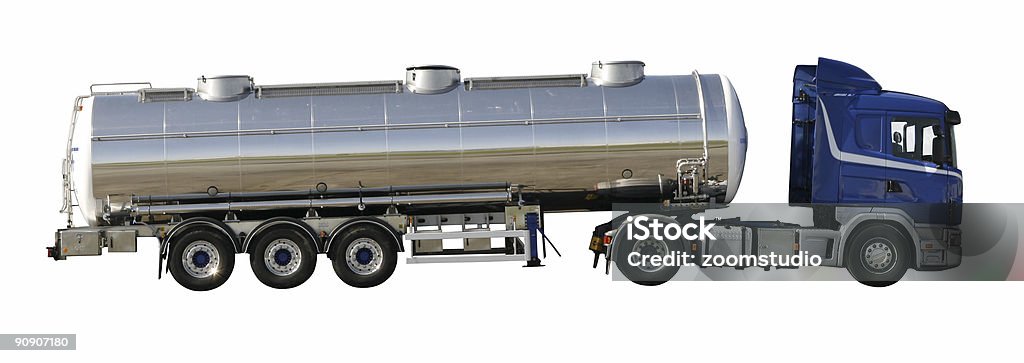 Camión cisterna-plata con bordes de corte - Foto de stock de Camión articulado libre de derechos