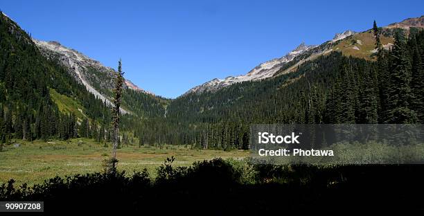 Vale Callaghan - Fotografias de stock e mais imagens de Ao Ar Livre - Ao Ar Livre, Azul, Canadá