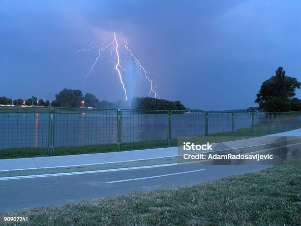 Trovoada Relâmpago - Fotografias de stock e mais imagens de Mapa Metereológico - Mapa Metereológico, Ao Ar Livre, Chuva