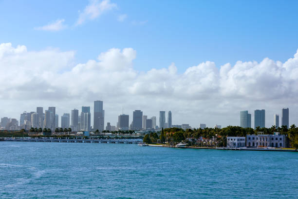 istock Miami downtown foggy skyline Miami Beach 909075430
