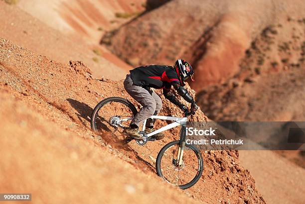 Ekstremalnych W Dół - zdjęcia stockowe i więcej obrazów Bicykl - Bicykl, Czerwony, Droga gruntowa