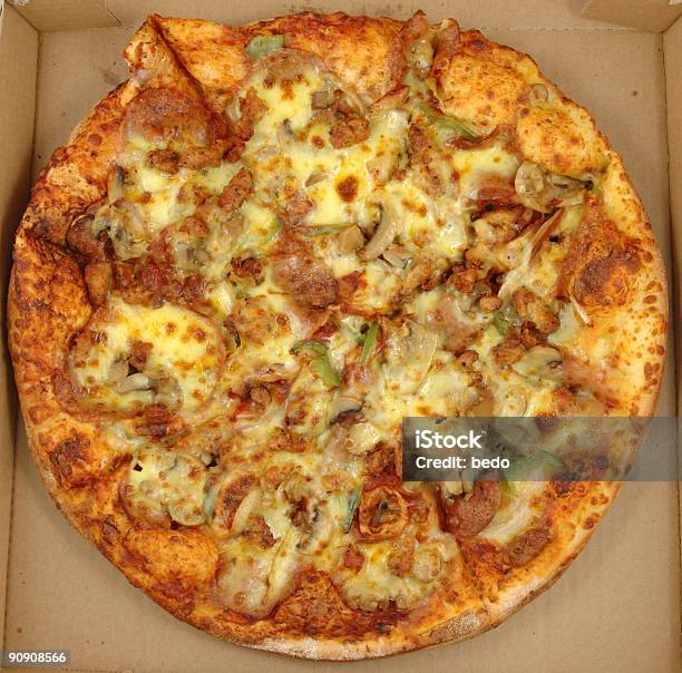 Photo libre de droit de Pizza banque d'images et plus d'images libres de droit de Alimentation lourde - Alimentation lourde, Boîte, Boîte à pizza