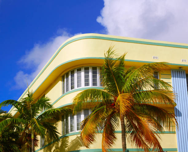 istock Miami Beach Ocean boulevard Art Deco Florida 909085678