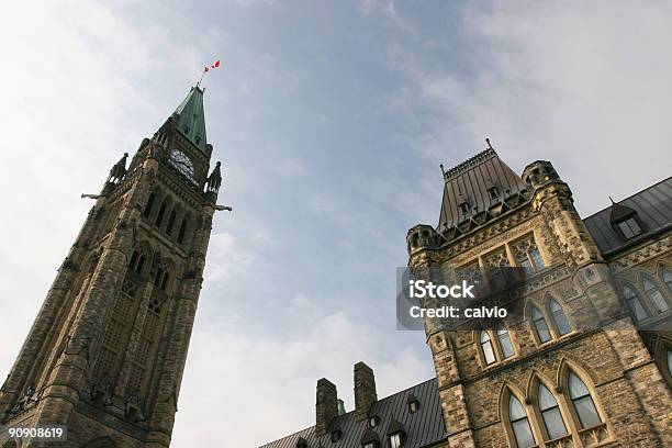 El Parlamento Canadiense Foto de stock y más banco de imágenes de Aire libre - Aire libre, Arquitectura, Arquitectura exterior