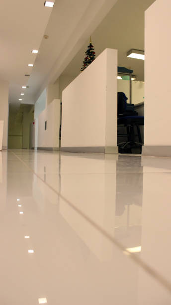 istock Tiled floor of a laboratory 909089026