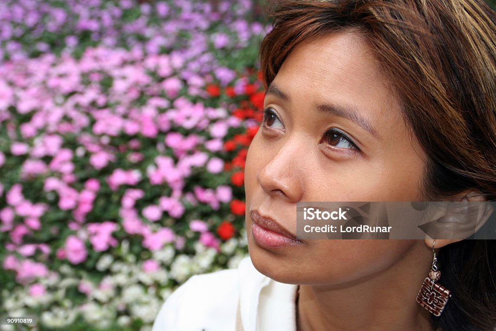 Romántico de pensamientos - Foto de stock de Mirar hacia arriba libre de derechos