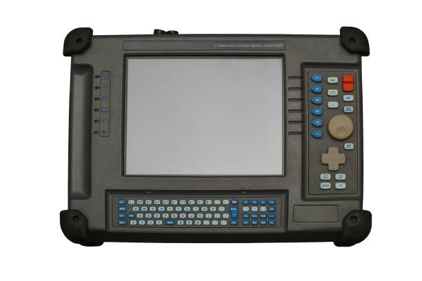 istock Communications media analyzer, nettest. Device for diagnosing the integrity of  optical lines, finding the broken optical cable, measuring the distance to the damage to the network. Isolated, white background. 909114582