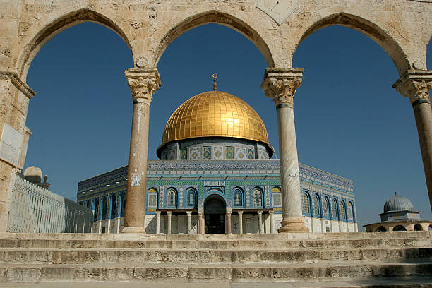 vieille ville de jérusalem - jerusalem dome of the rock israel temple mound photos et images de collection