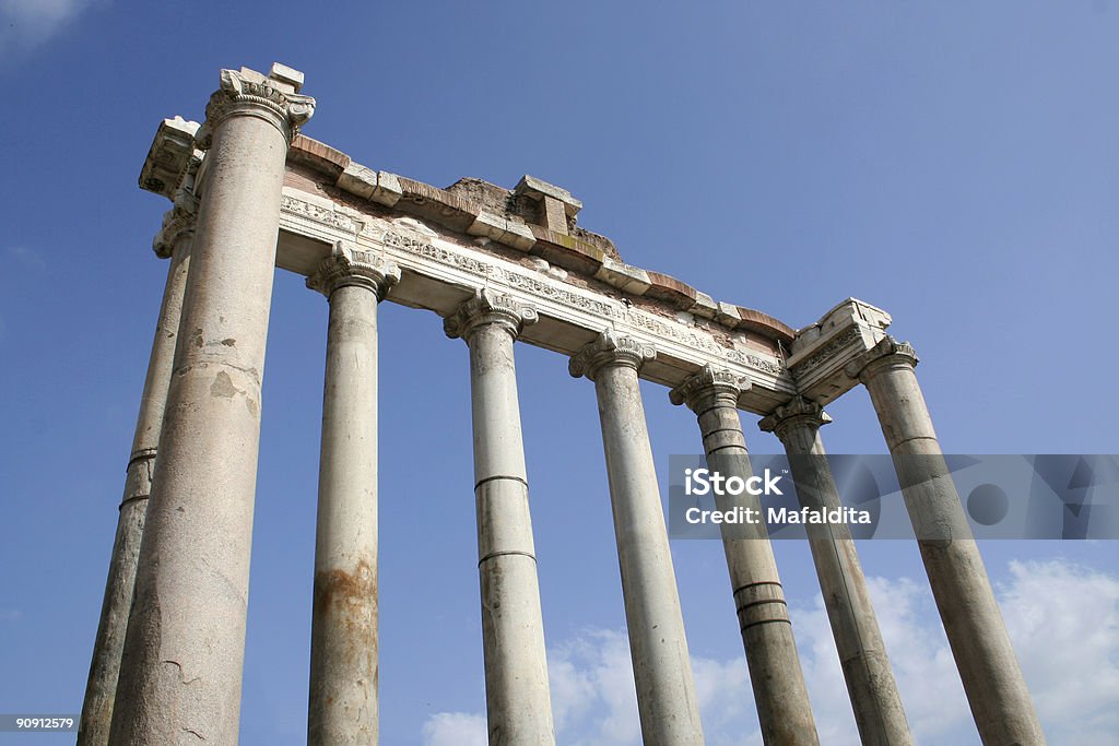 Tempio di Saturno - Foto stock royalty-free di Corinzia