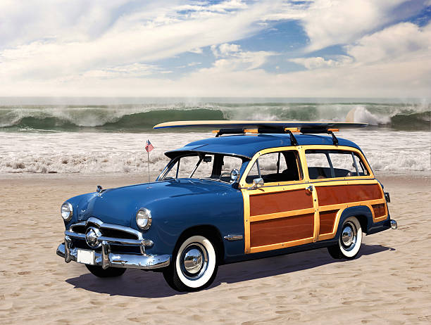 woodie am strand - woodie stock-fotos und bilder