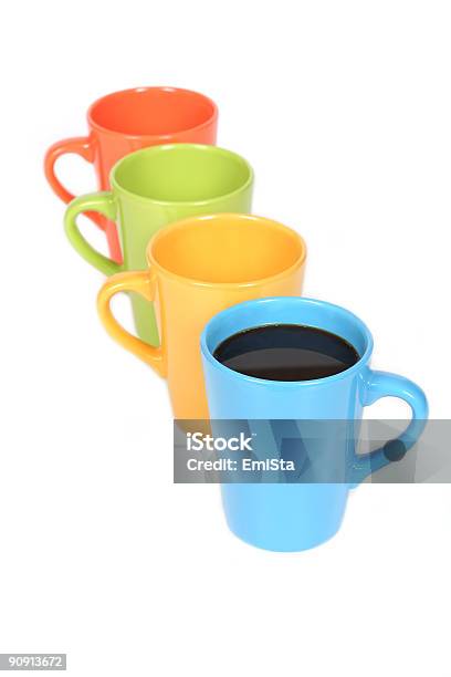 Чашечки Кофе — стоковые фотографии и другие картинки Без людей - Без людей, В ряд, Вертикальный