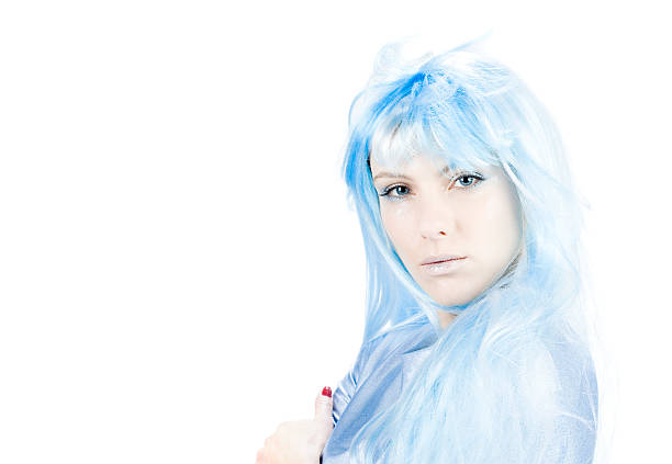 retrato de inverno - blue hair winter women cold - fotografias e filmes do acervo