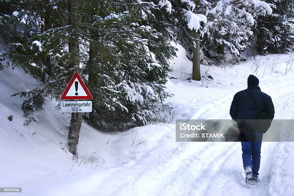 Niebezpieczne spacer - Zbiór zdjęć royalty-free (Alpy)