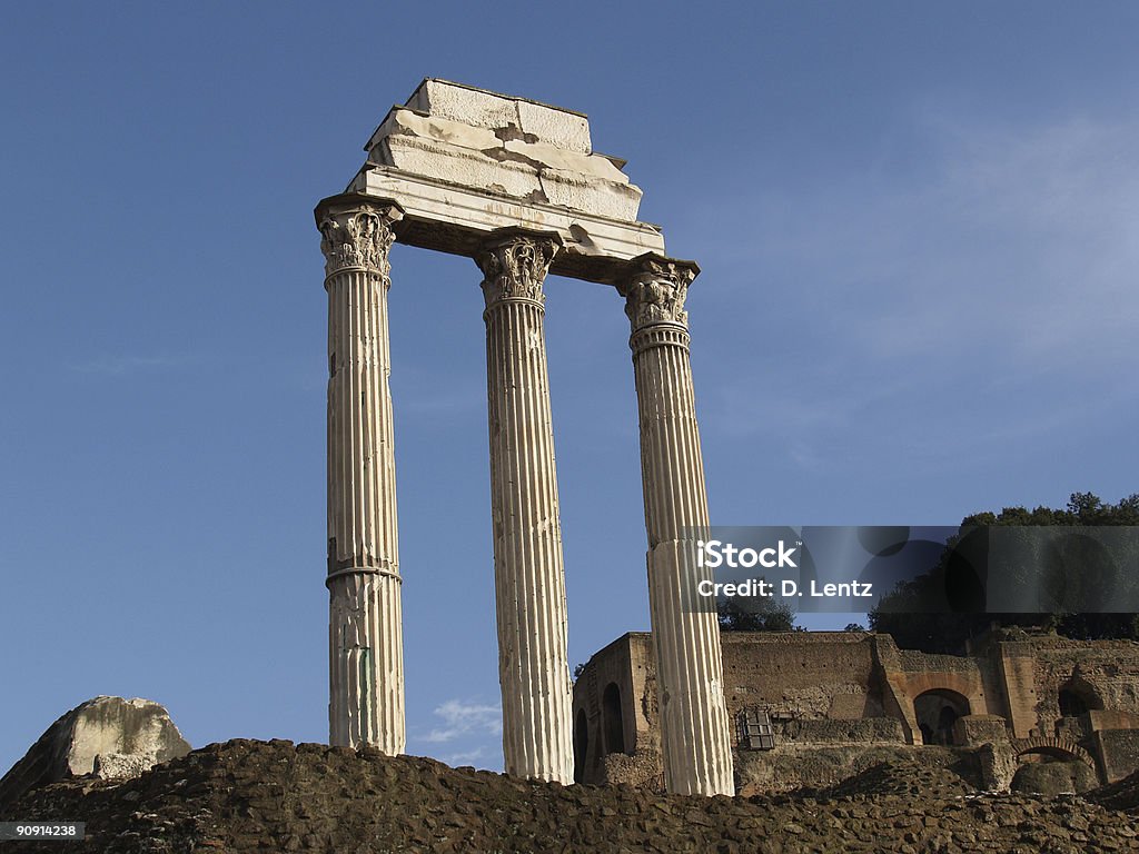Três Roman colunas - Royalty-free Grego clássico Foto de stock