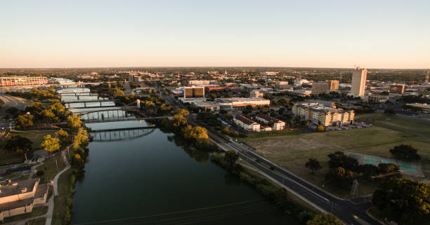 arquitetura de downtown waco texas rio waterfront city - waco - fotografias e filmes do acervo