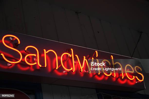Sandwich Di Segnale - Fotografie stock e altre immagini di Notte - Notte, Panino ripieno, Attrezzatura per illuminazione