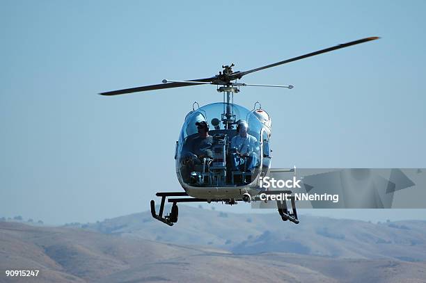 Goldfischglas Canopy Hubschrauber Bell 47 G Landing Stockfoto und mehr Bilder von Cockpit