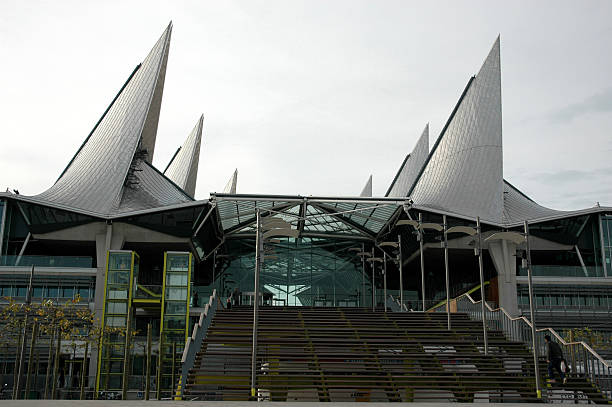 istock Palace of justice 90915399