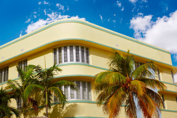 istock Miami Beach Ocean boulevard Art Deco Florida 909187862