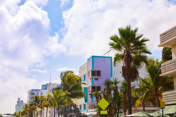 istock Miami Beach Ocean boulevard Art Deco Florida 909188412
