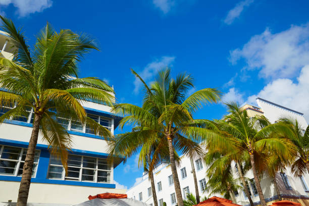 istock Miami Beach Ocean boulevard Art Deco Florida 909191086