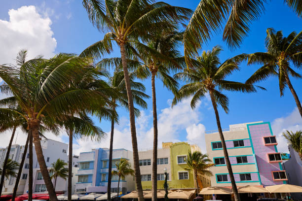 istock Miami Beach Ocean boulevard Art Deco Florida 909191152