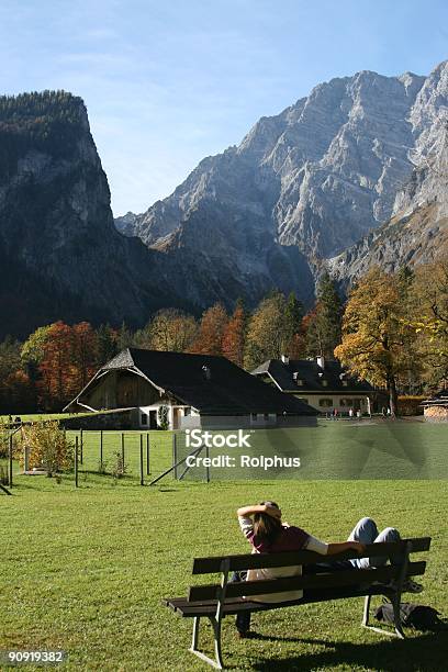Königssee Zrelaksuj Się W Świetle Watzman - zdjęcia stockowe i więcej obrazów Ławka - Ławka, Alpy, Badanie