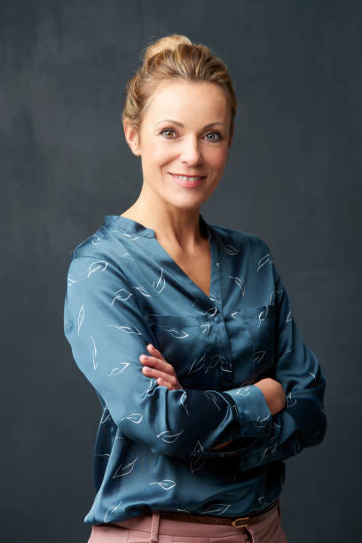 istock Beautiful middle aged woman portrait 909197264
