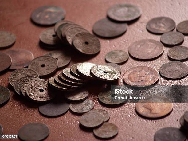 古いスペインの硬貨 - セントのマークのストックフォトや画像を多数ご用意 - セントのマーク, 穴, スペイン硬貨
