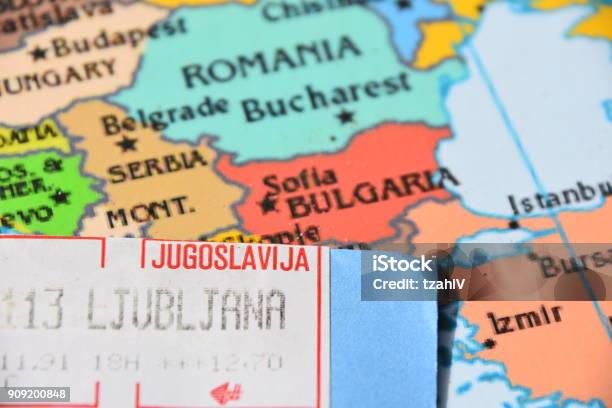 Mapa Y Sellos De Yugoslavia Foto de stock y más banco de imágenes de Antigua Yugoslavia - Antigua Yugoslavia, Cartografía, Destinos turísticos