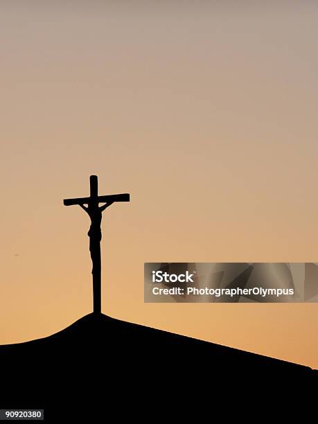 Photo libre de droit de Croisés Jesus banque d'images et plus d'images libres de droit de Christianisme - Christianisme, Contre-jour, Coucher de soleil