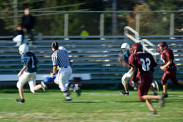 série de football américain - running back photos photos et images de collection