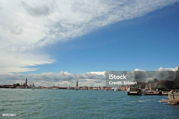 Skyline De Veneza - Fotografias de stock e mais imagens de Ao Ar Livre - Ao Ar Livre, Canal - Água Corrente, Céu